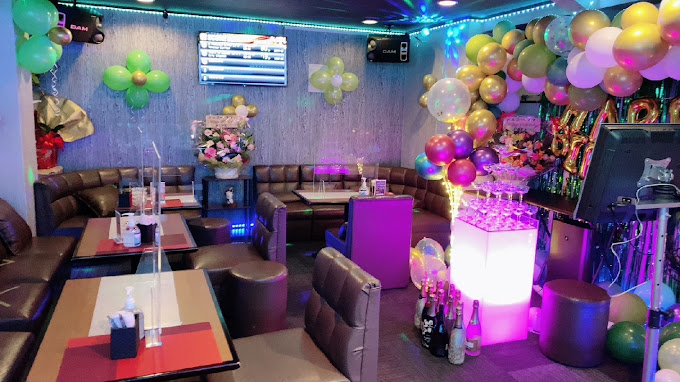 プラウド　店内